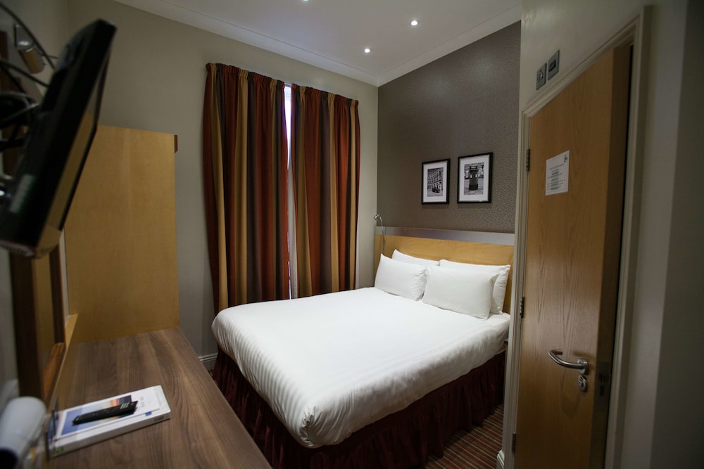 Standard Room, Multiple Beds, Non Smoking, Annex Building photo 2