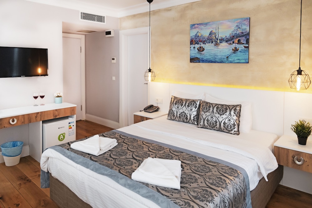 Deluxe Triple Room photo 2