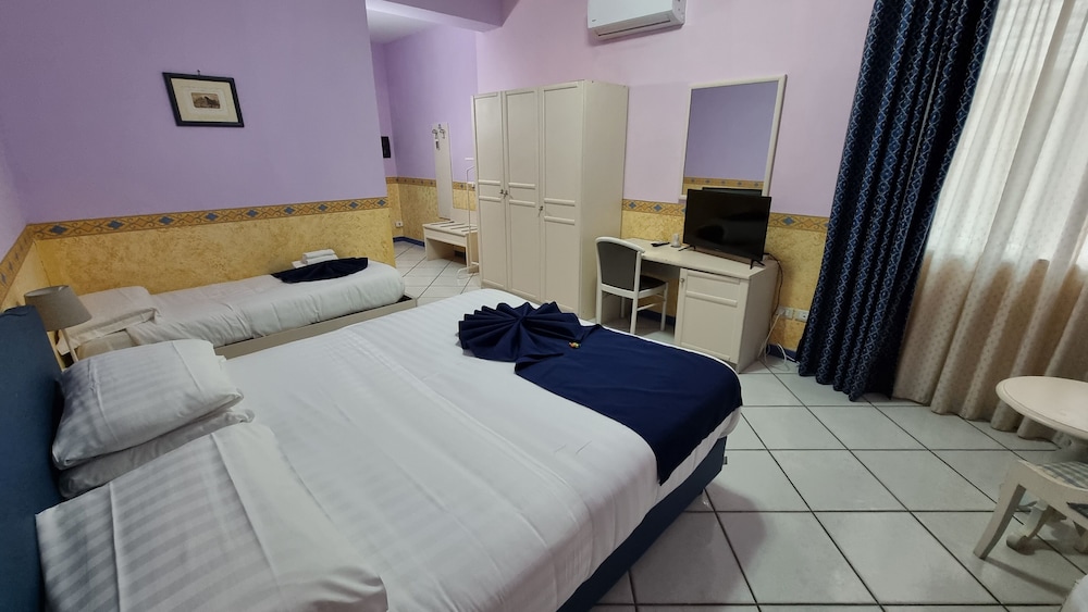 Standard Triple Room photo 3