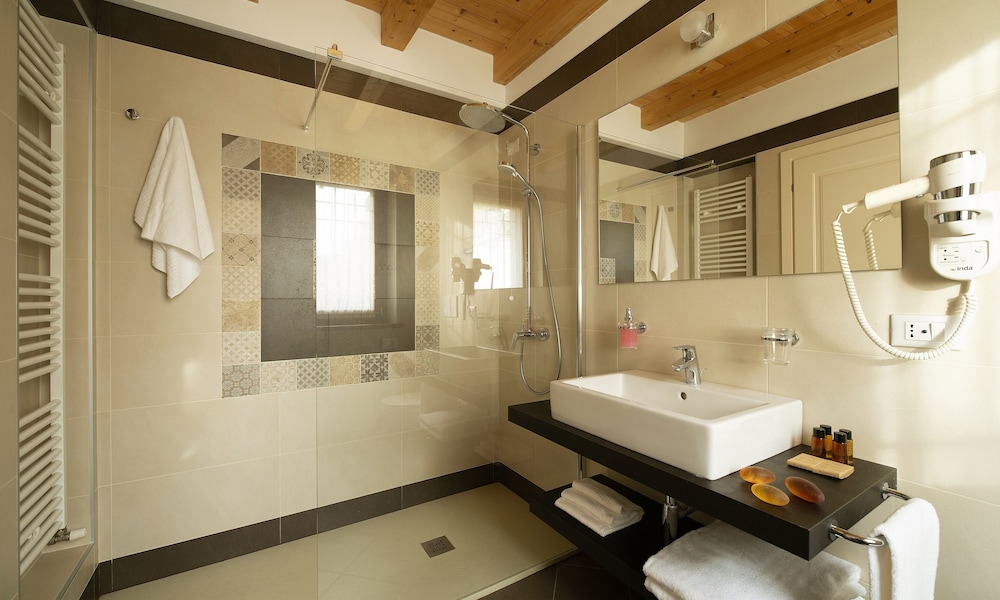 Superior Room - Photo 8