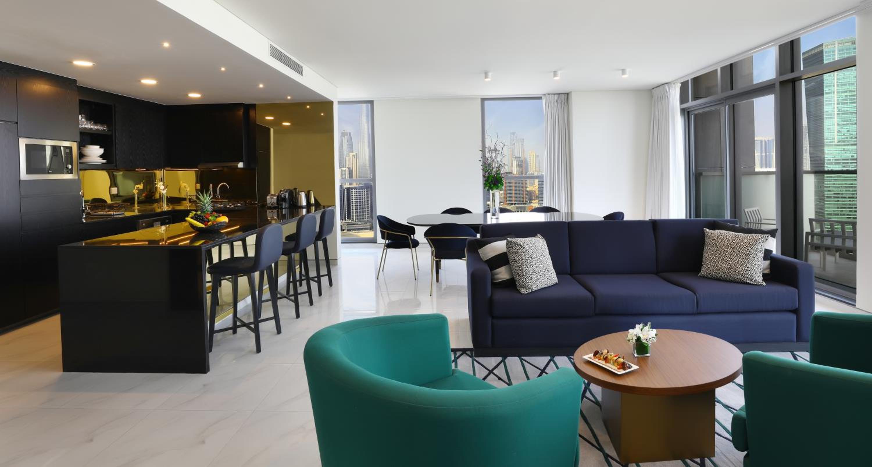 Premium Three-Bedroom Apartment - Burj Khalifa Partial View with Free Beach and Mall Shuttle