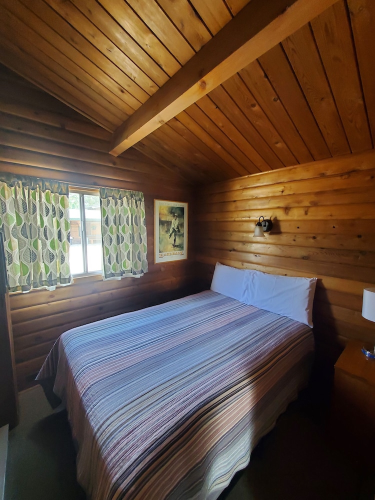 Cabin, Multiple Beds, Kitchenette photo 3