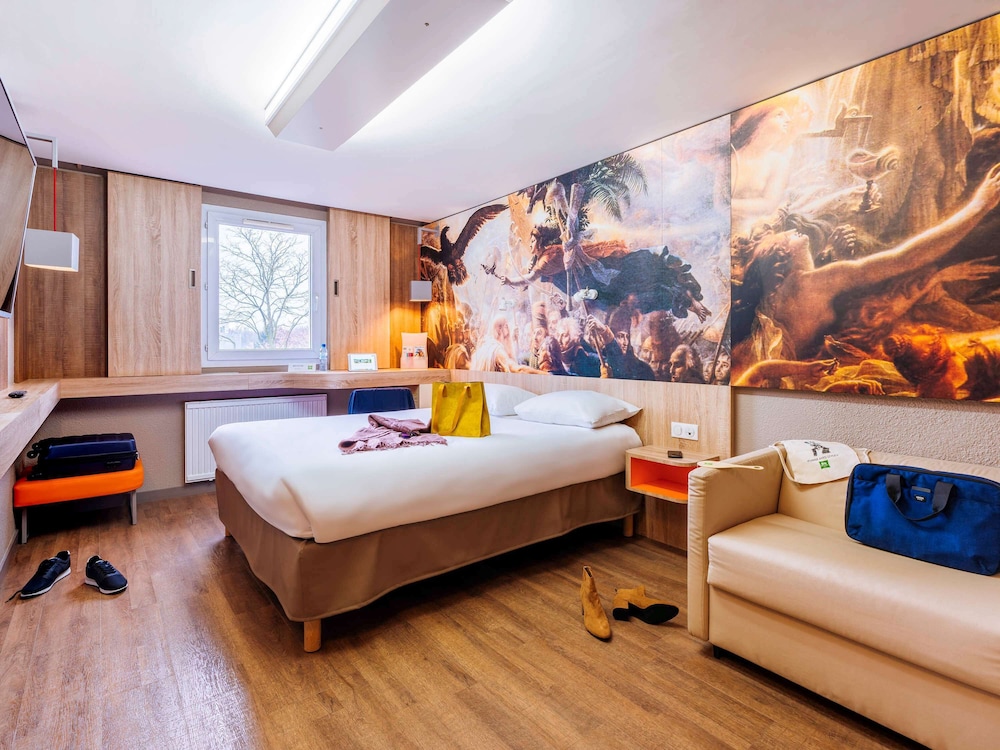 Standard Suite, 1 Double Bed with Sofa bed - Photo 3