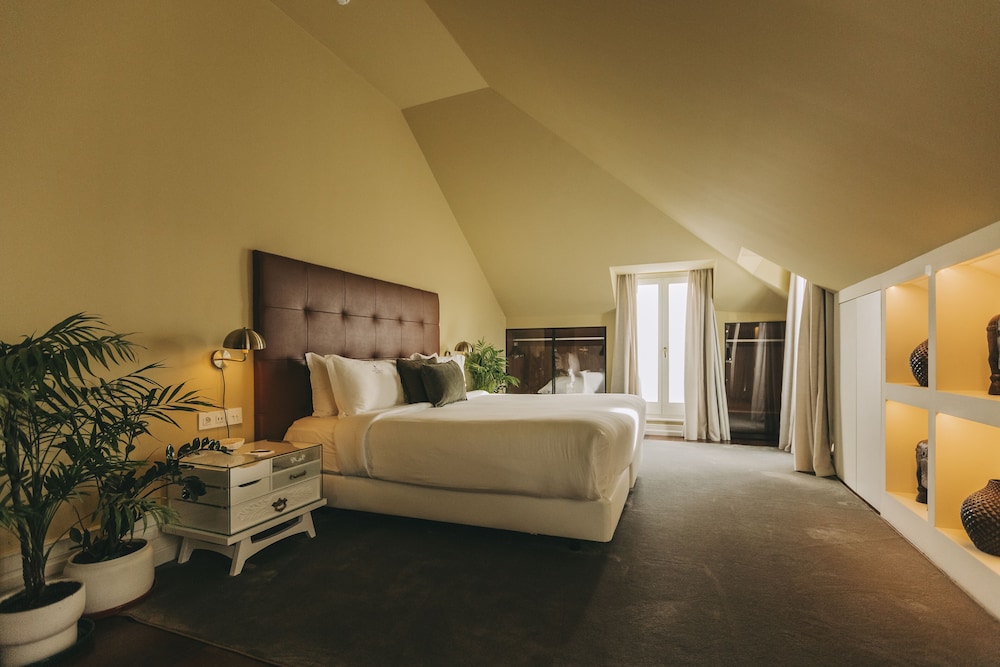 Royal Suite, City View