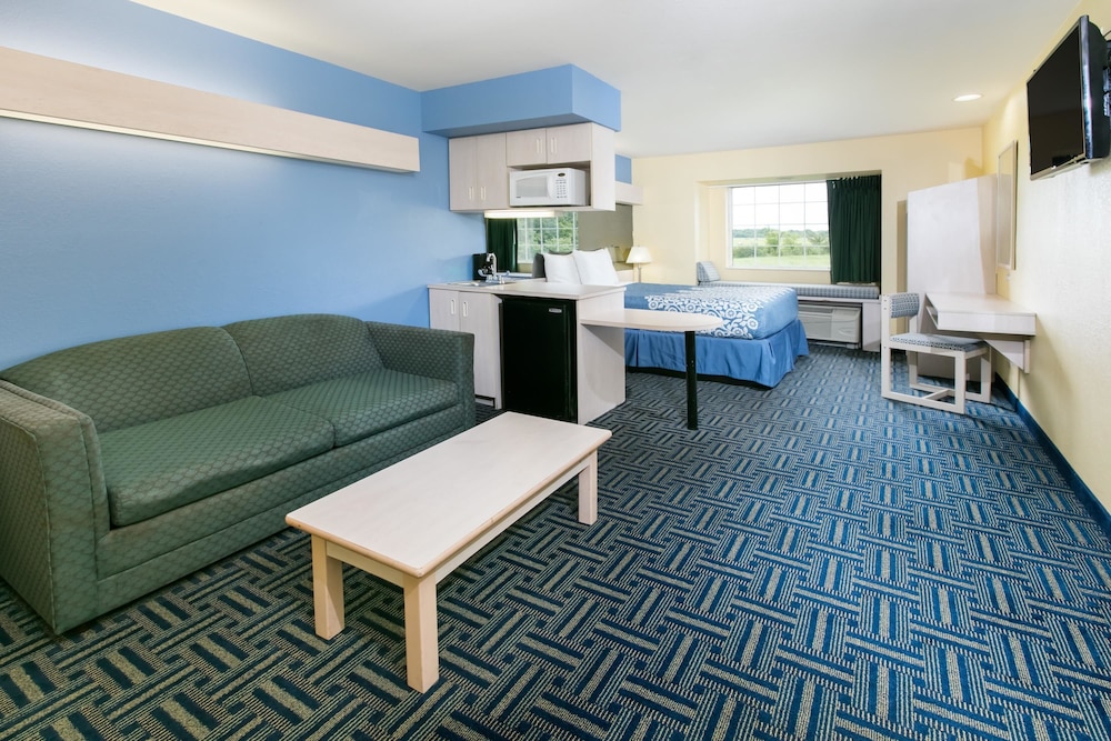 Studio Suite, 1 Queen Bed, Non Smoking photo 1