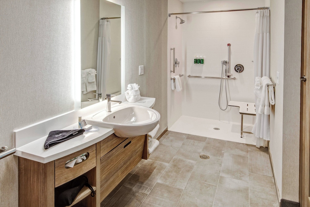 Suite, 2 Queen Beds - Photo 4