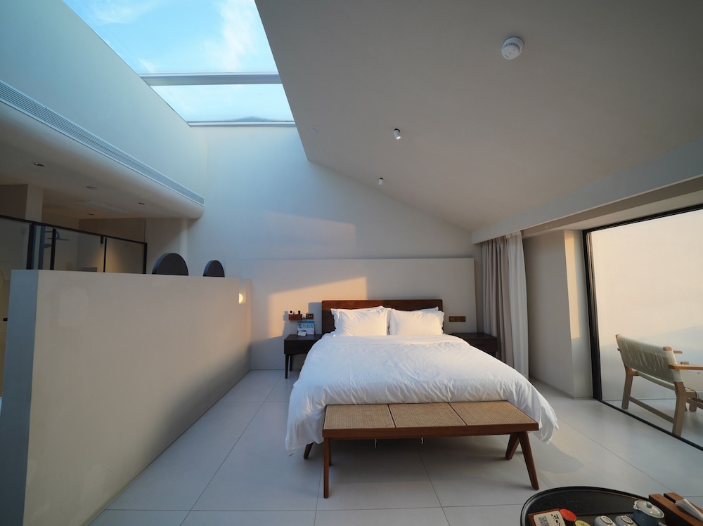 Signature Double Room, Lake View