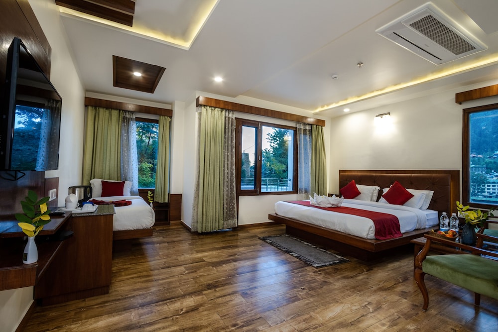 Executive Room - Photo 1