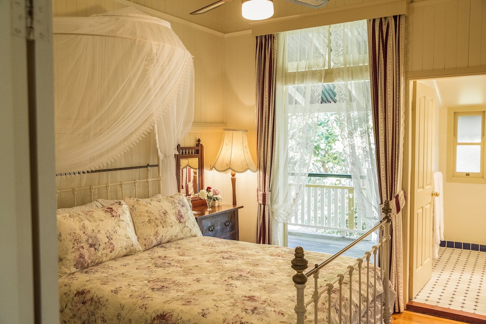 Manor House (4 Ensuite Bedrooms) photo 2