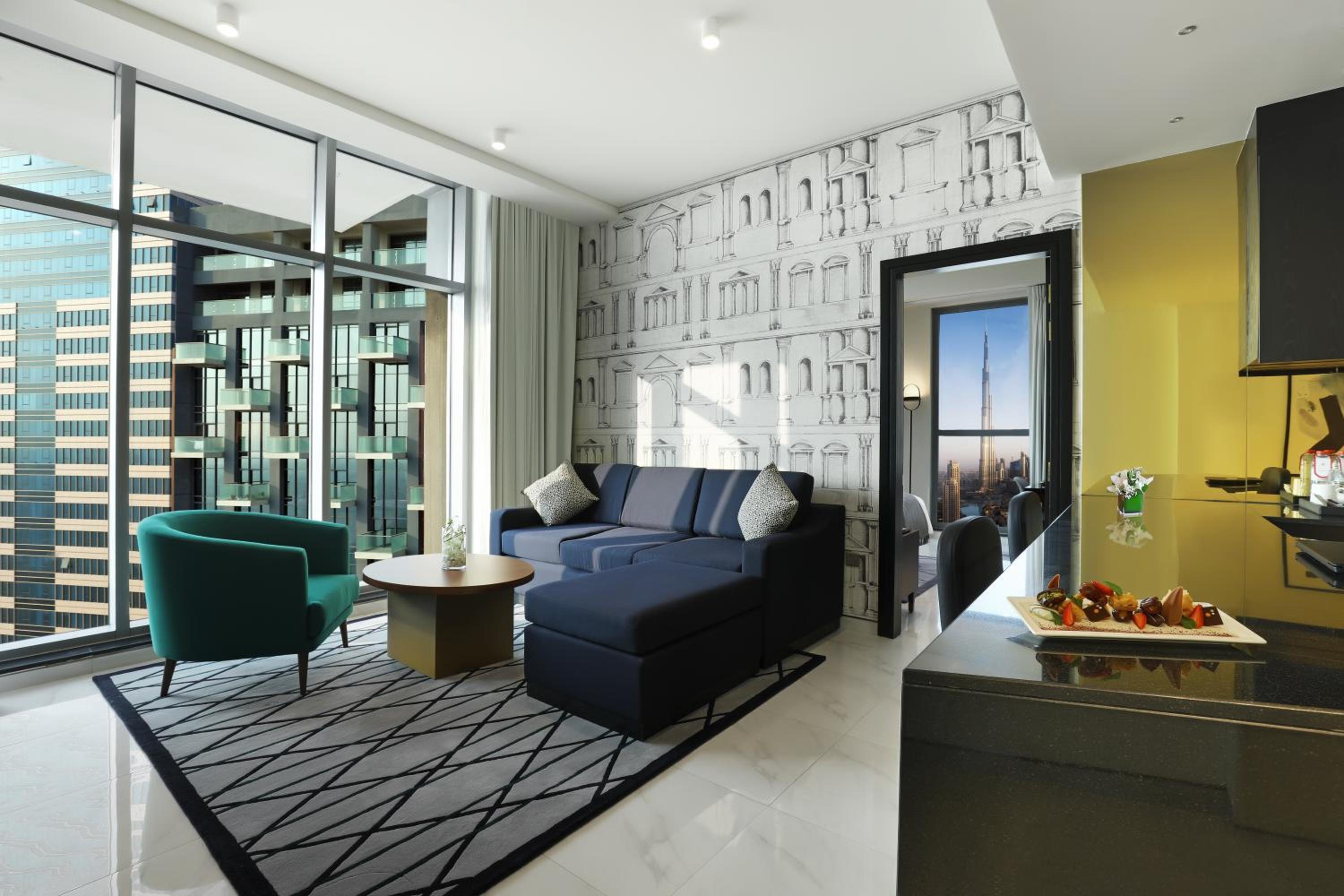 Executive One bed - Burj Khalifa Partial View with Free Beach and Mall Shuttle - Photo 1