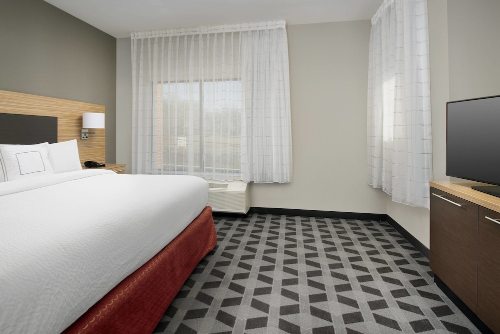 Studio, 1 King Bed with Sofa bed (Mobility/Hearing Accessible, Tub) photo 1