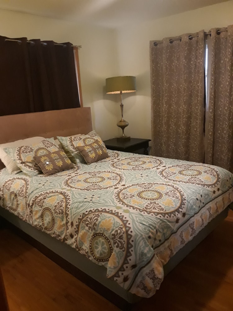 Classic Cottage, 4 Bedrooms, 2 Bathrooms, Hill View photo 1