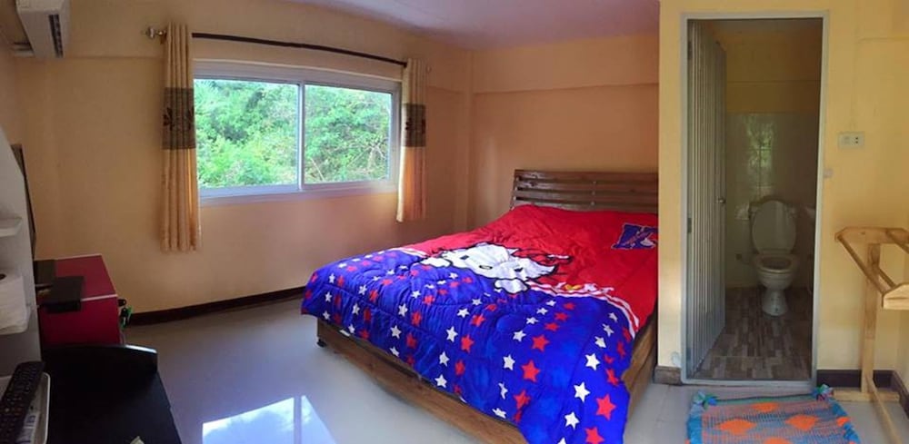 2 Bedrooms Private House photo 2