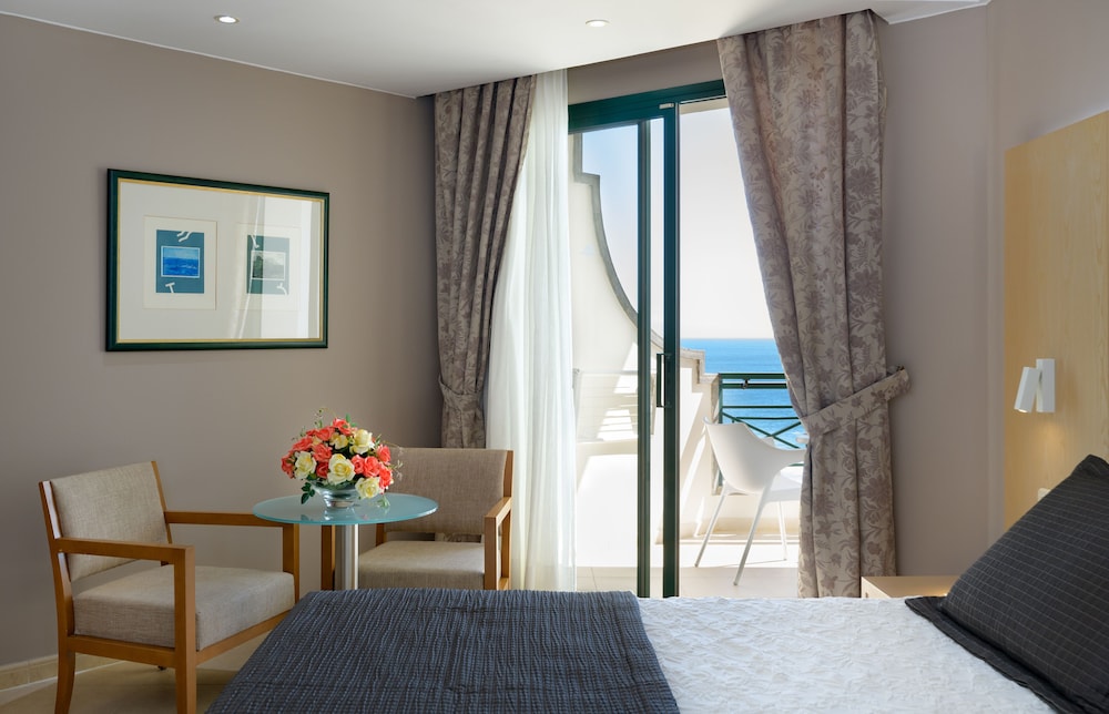Triple Room, Balcony, Sea View photo 2