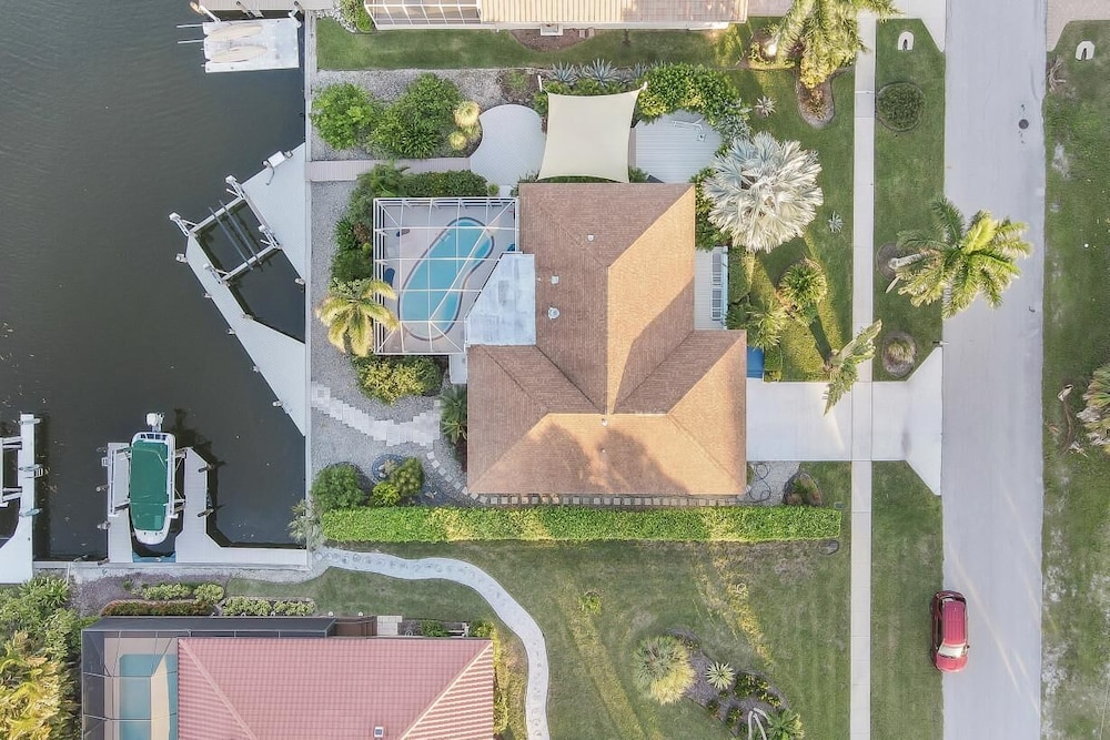 House, Multiple Beds (768 Sea Court)