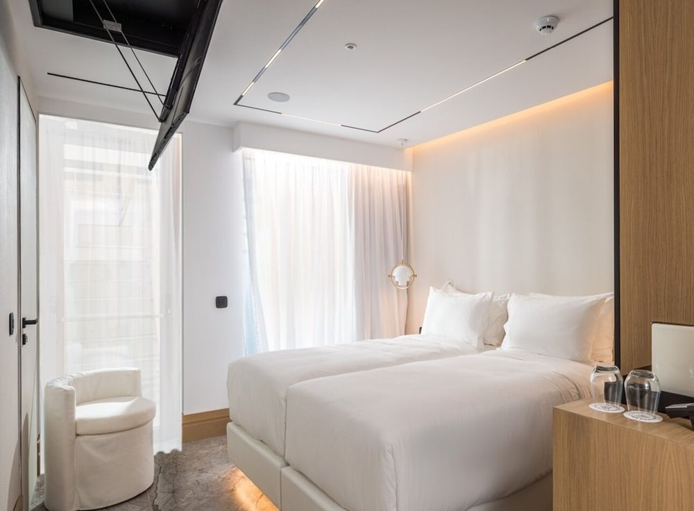 Essential Room