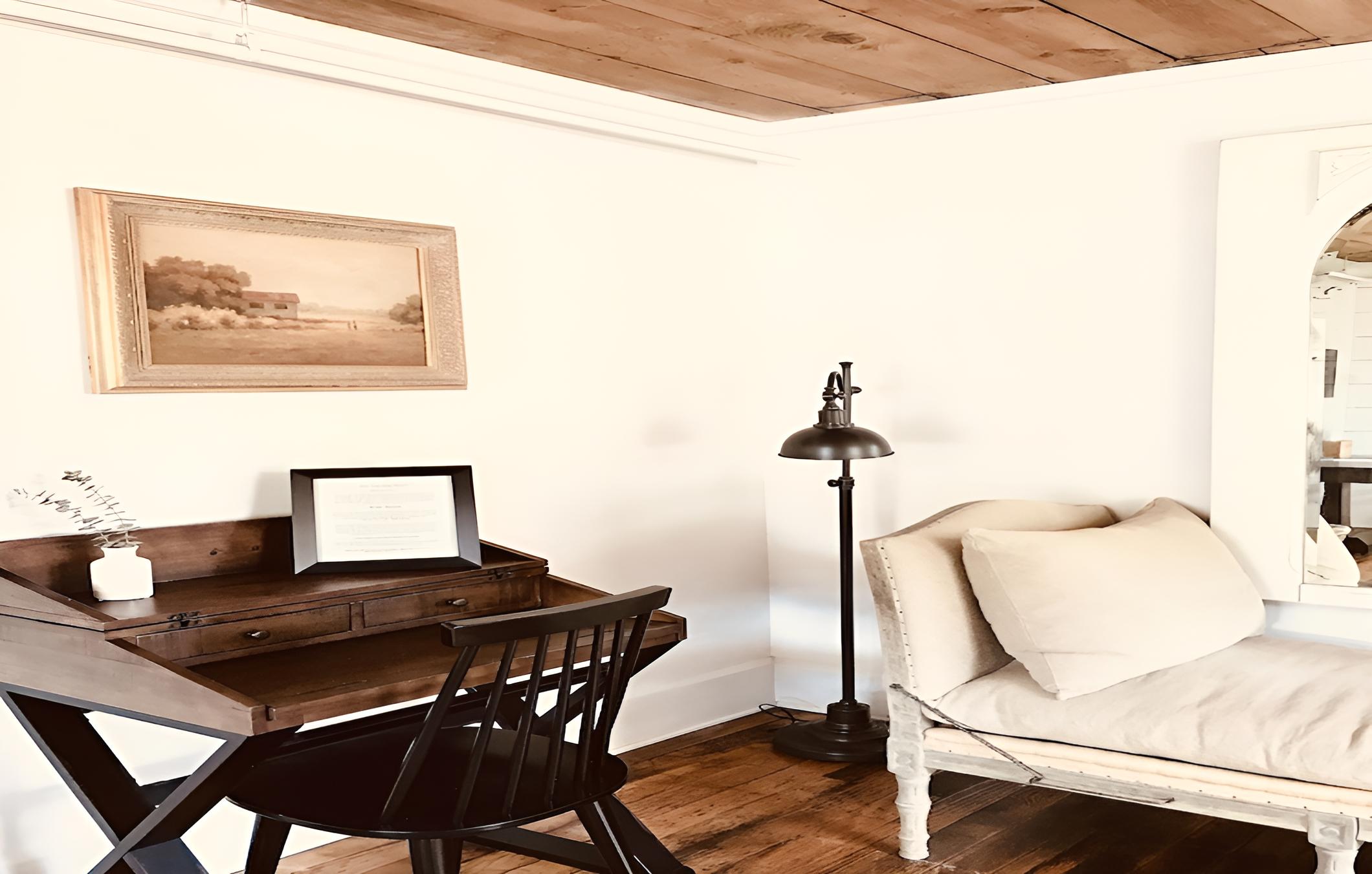 Signature Room, 1 Queen Bed, City View photo 2