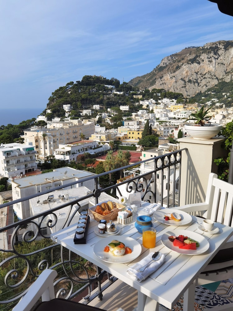 Suite, Sea View - Photo 3