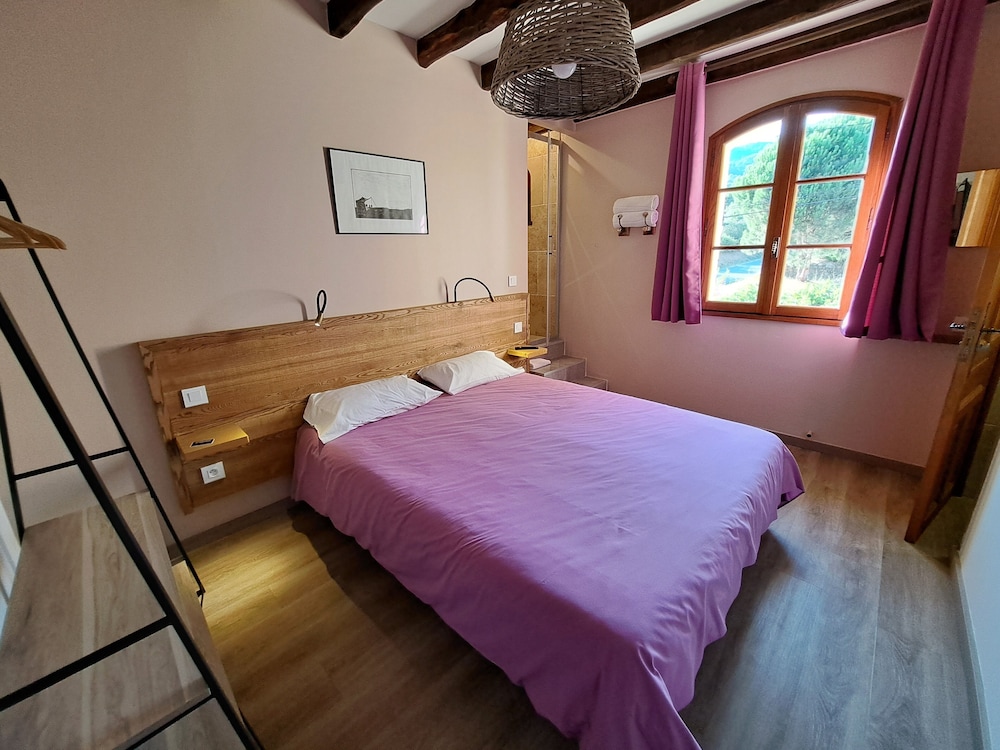 Standard Double or Twin Room - Photo 6