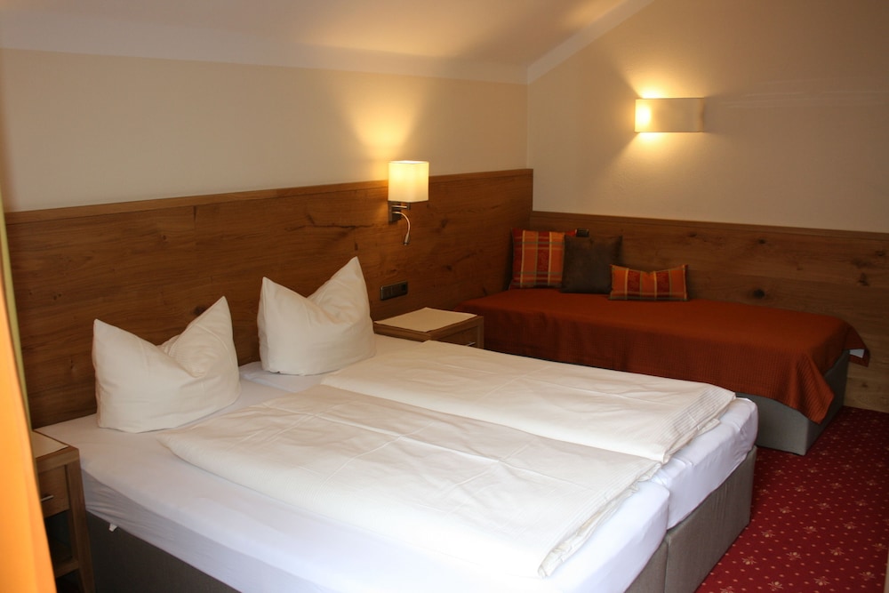 Triple Room, Balcony (Olperer) photo 1