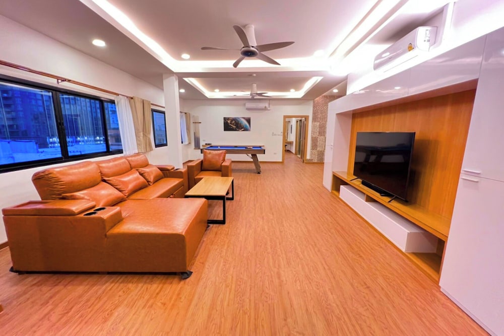 Family Penthouse - Photo 1