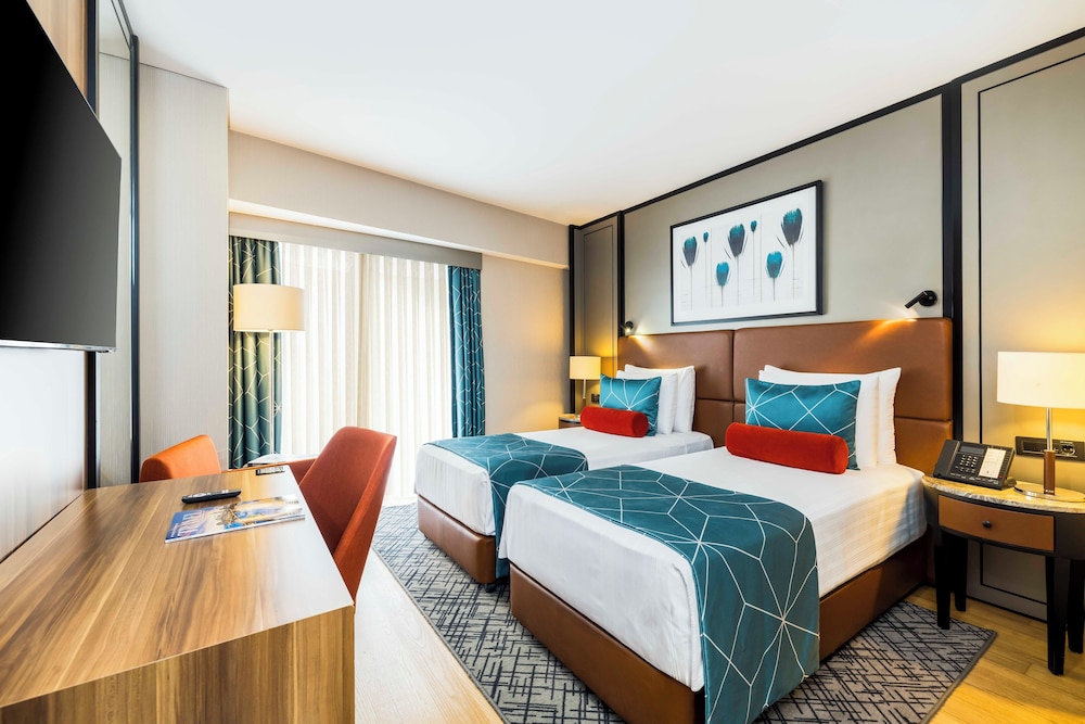 Deluxe Twin Room, Partial Sea View photo 1