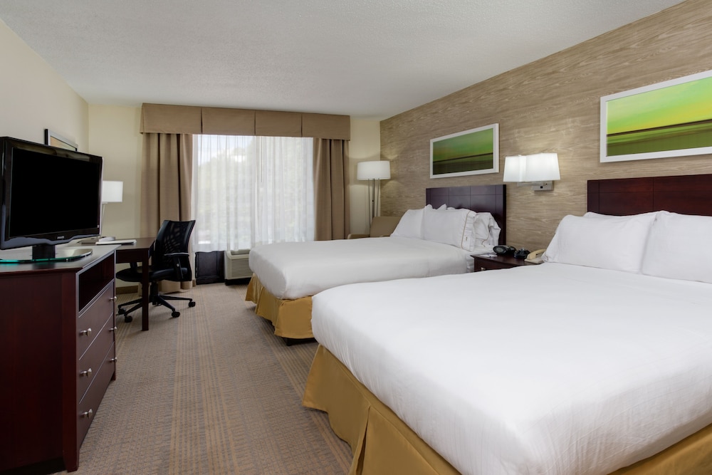 Standard Room, 2 Queen Beds - Photo 1