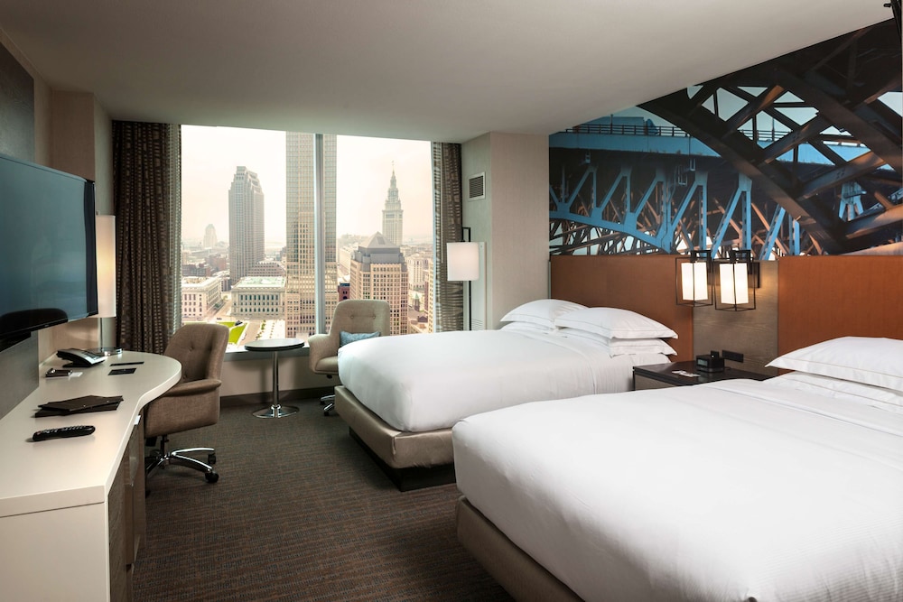 Premium Room, 2 Queen Beds, Accessible, Bathtub (High Floor, Access Bathtub) photo 1