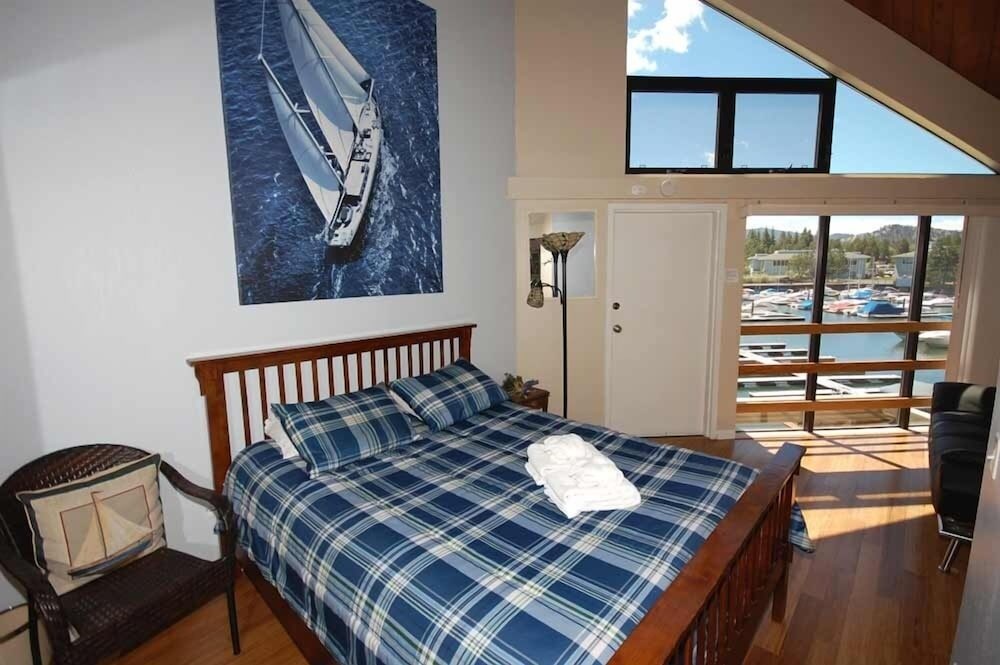 Condo, 2 Bedrooms
