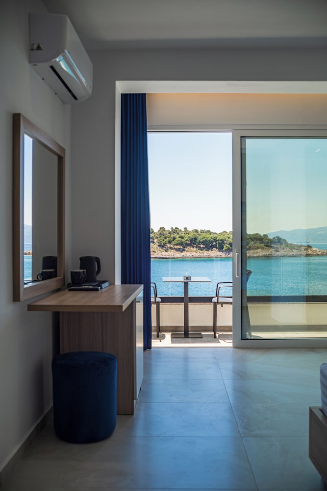 Deluxe Double Room, Balcony, Beach View