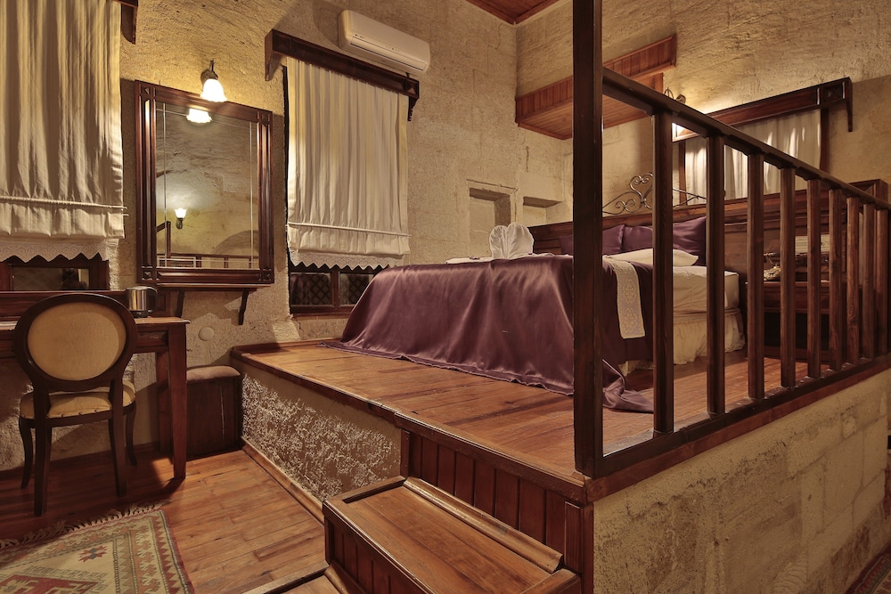 Deluxe Room - Photo 6