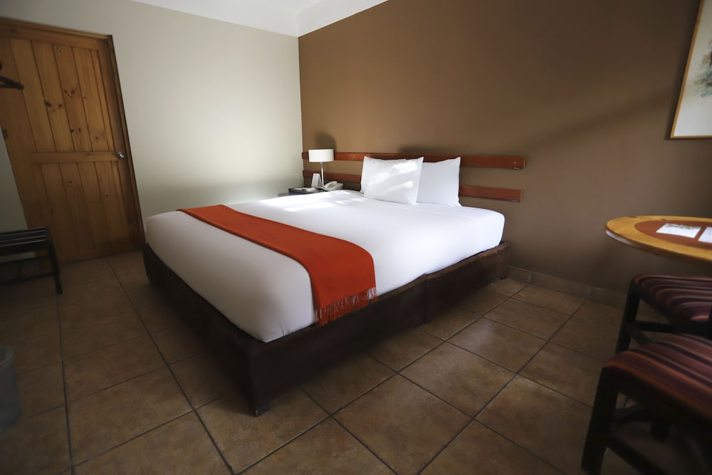 Traditional Double Room, 1 Queen Bed - Photo 4
