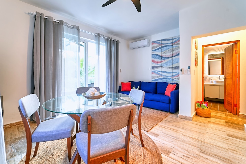 Panoramic Condo photo 3