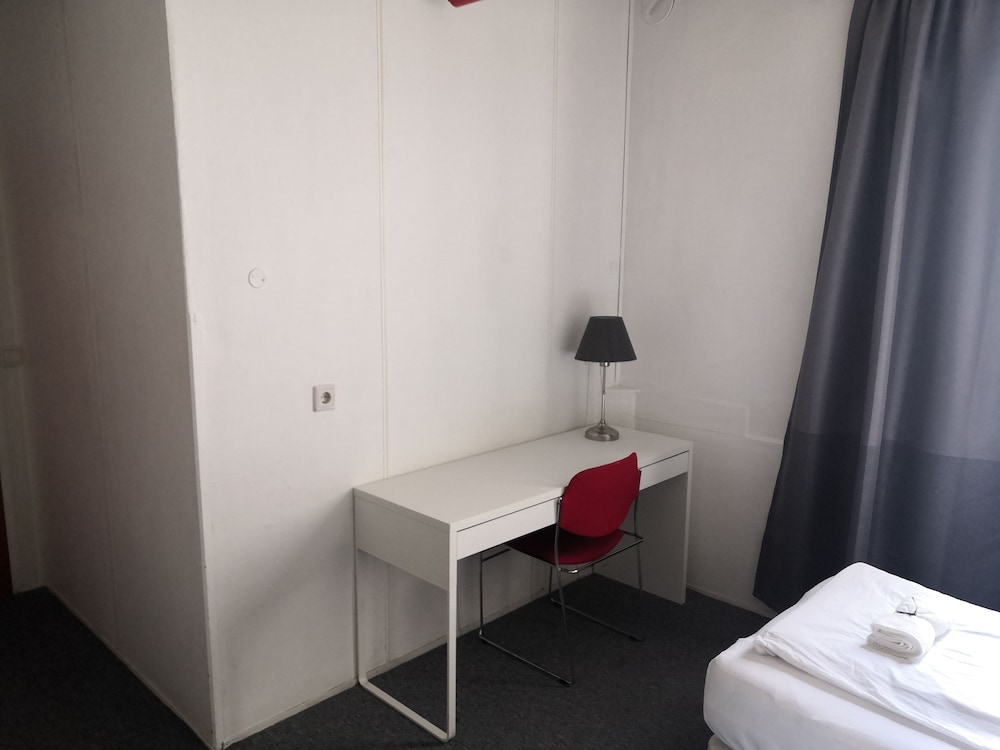 Double or Twin Room, Private Bathroom photo 2