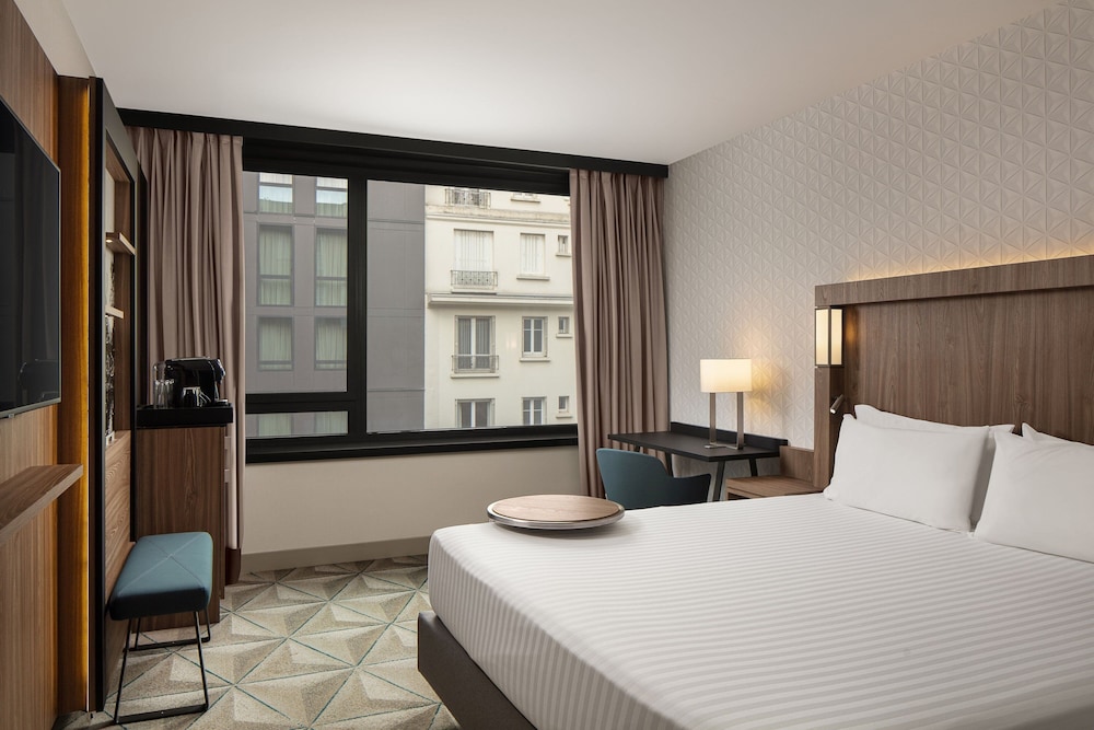 Deluxe Room, 1 King Bed - Photo 1