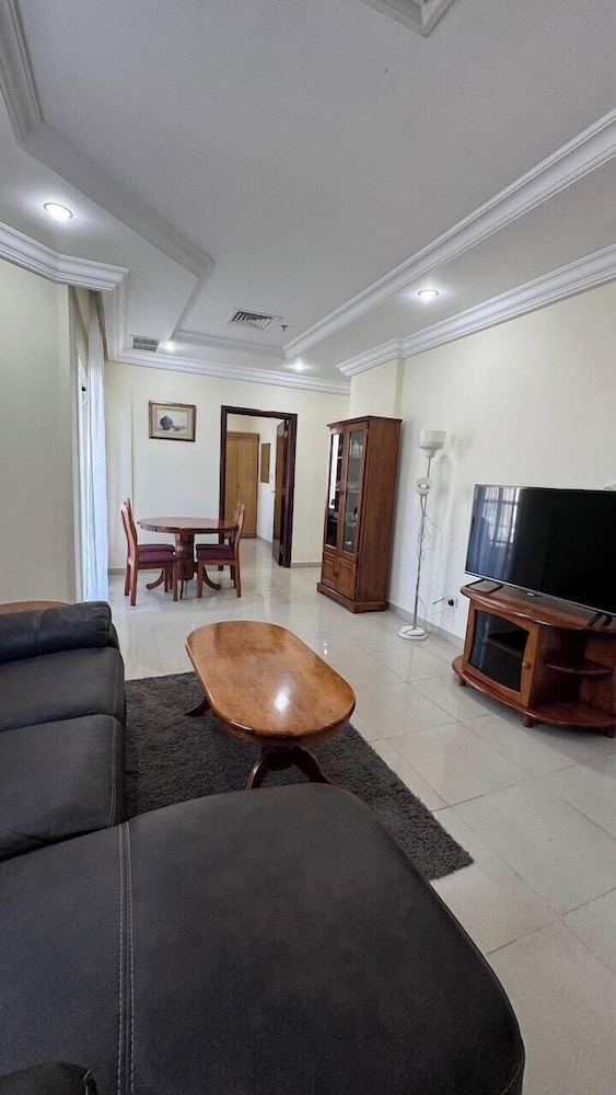 Family Room, City View photo 3