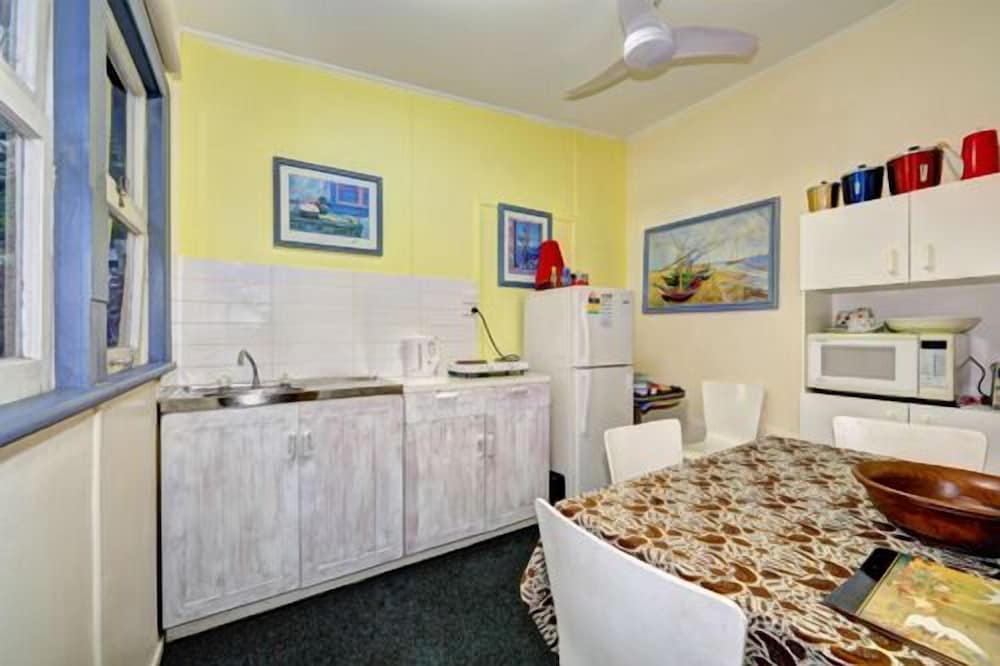 Standard Apartment, 1 Bedroom, Kitchenette (Retro Hideaway) photo 3