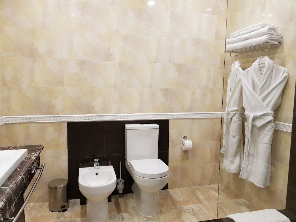 Standard Double or Twin Room photo 3