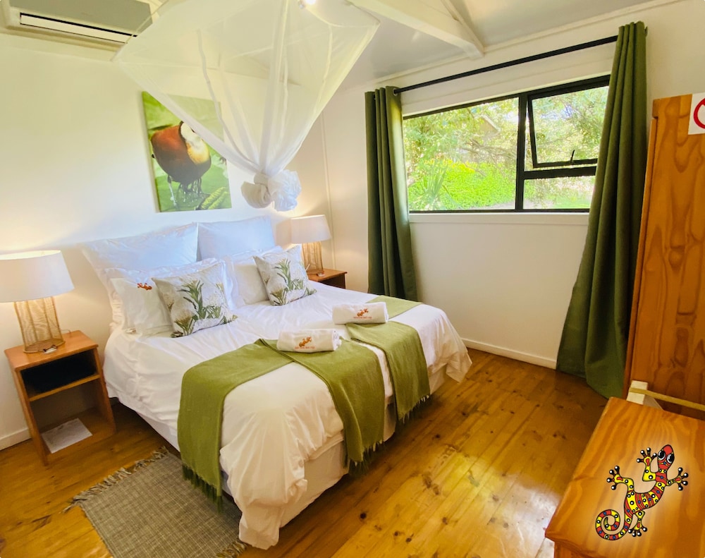 Luxury Cabin, 2 Bedrooms, Ensuite, River View