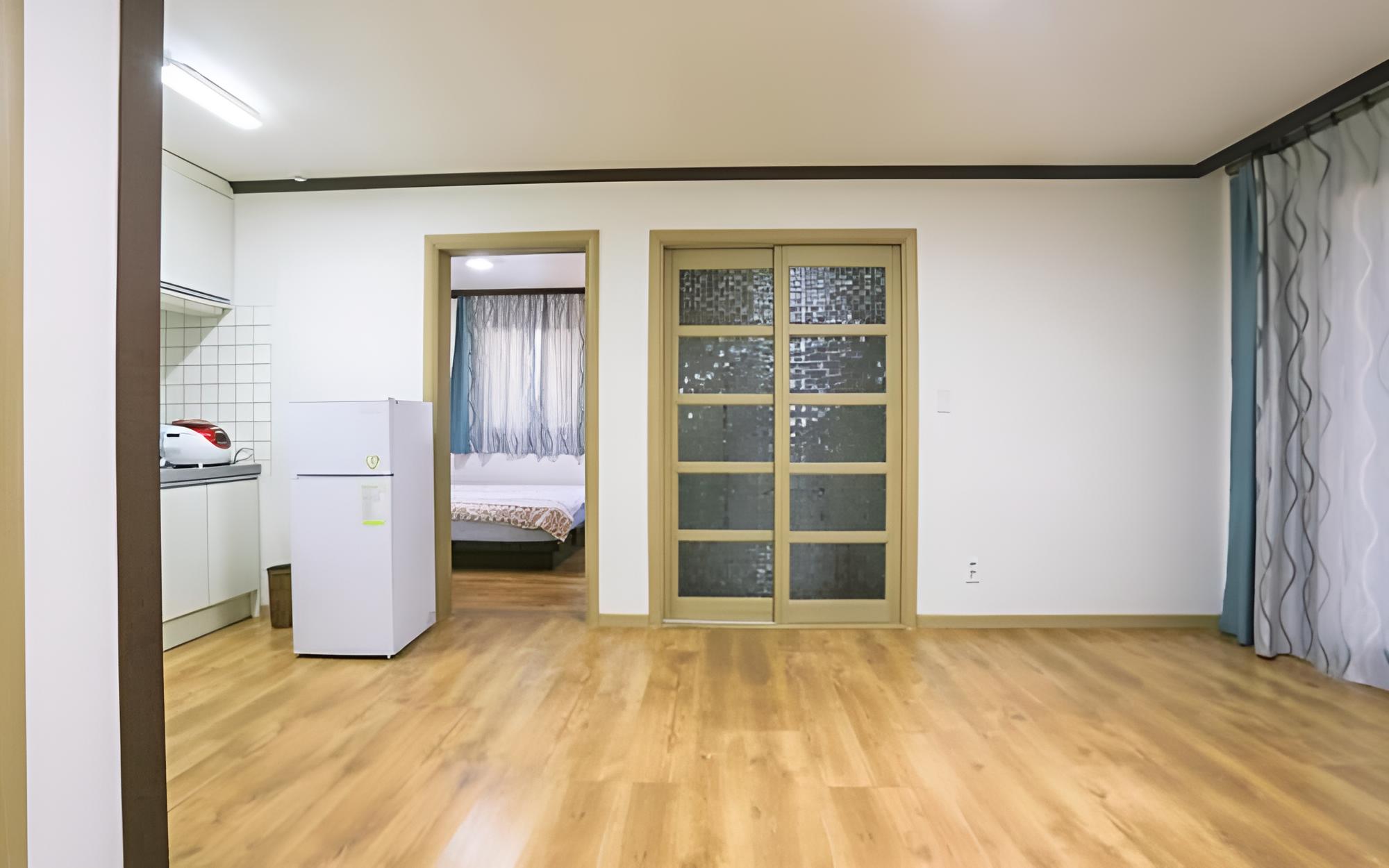 Room (1-3) photo 3