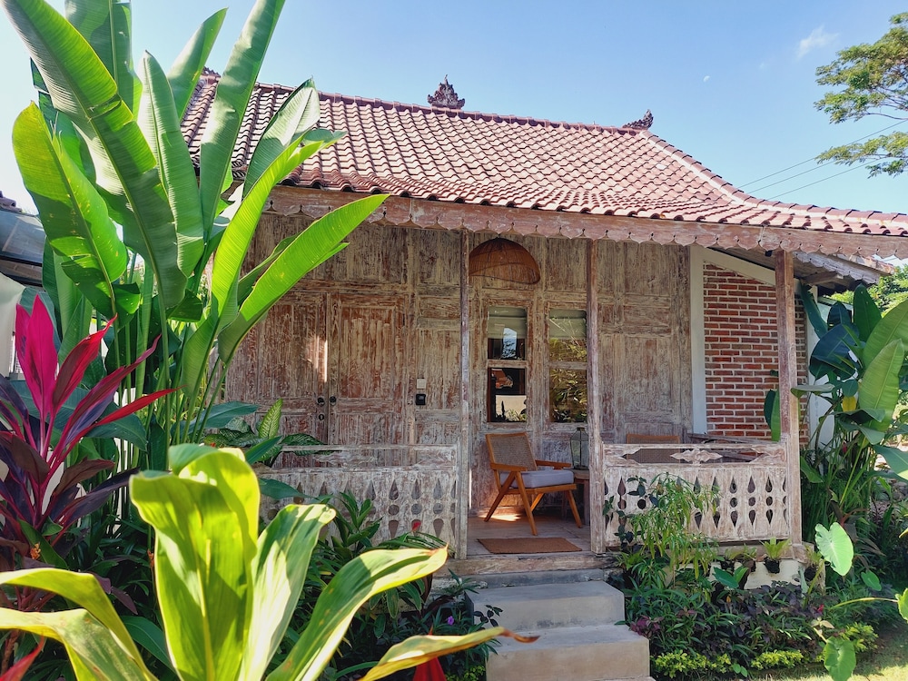 Deluxe Double or Twin Room, 1 King Bed, Private Pool, Garden Area photo 2