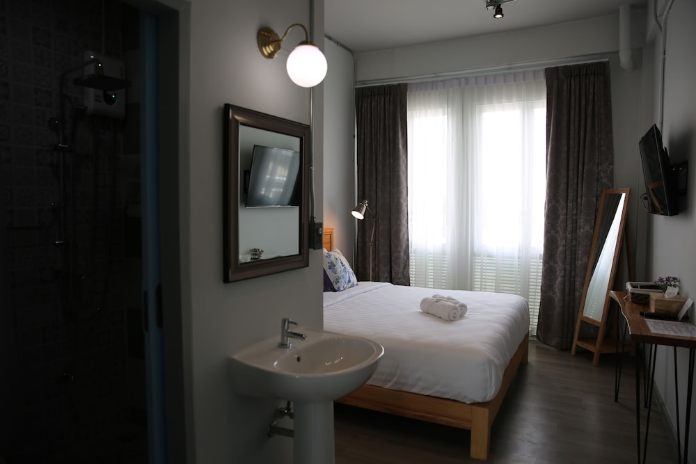 Deluxe Room - Photo 1