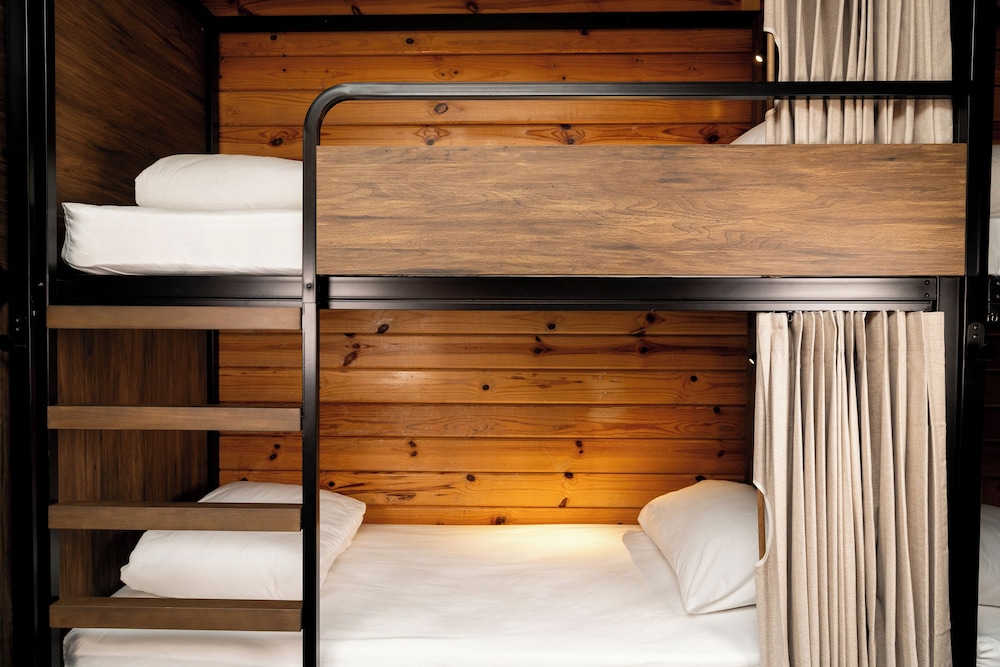 Bed In 2 Bed Dorm