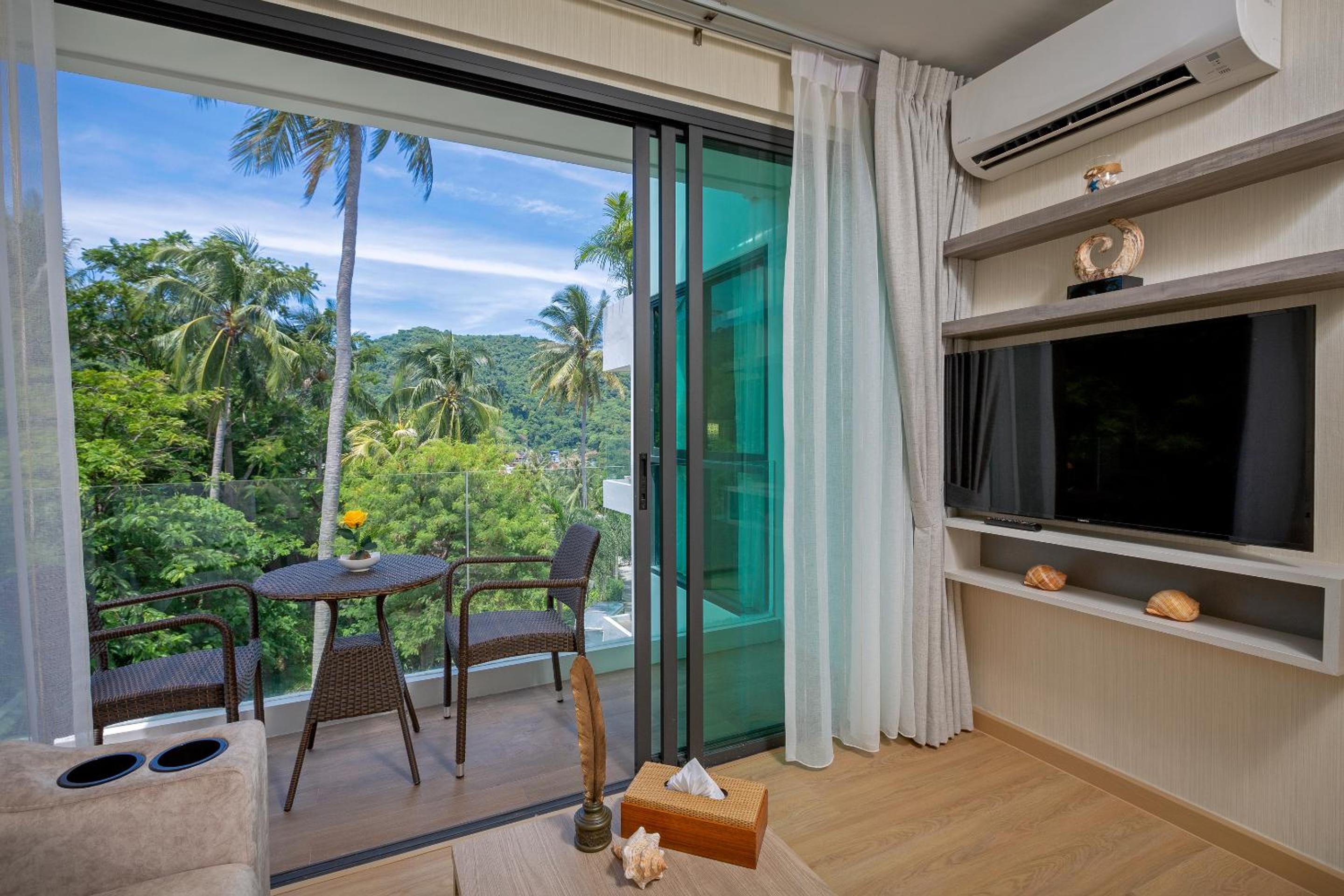 One Bedroom Suite with Mountain View