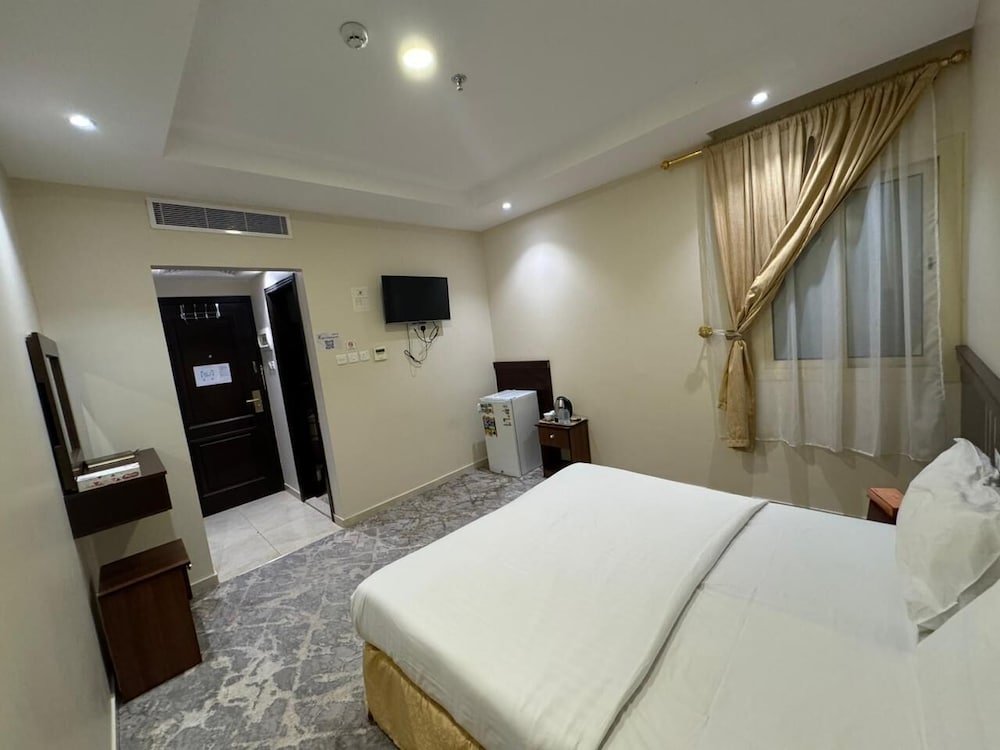 Deluxe Double Room, City View photo 3