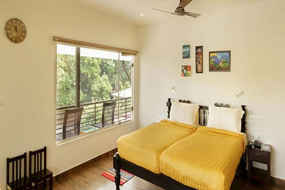 Deluxe Room, Garden View - Photo 2