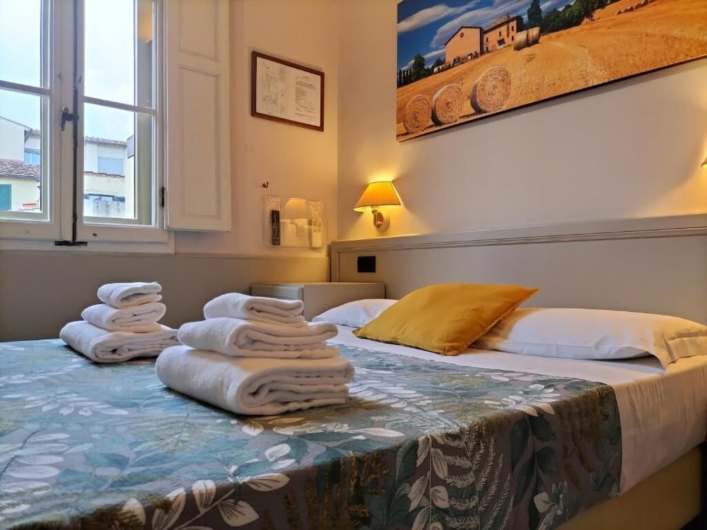 Basic Double Room photo 3