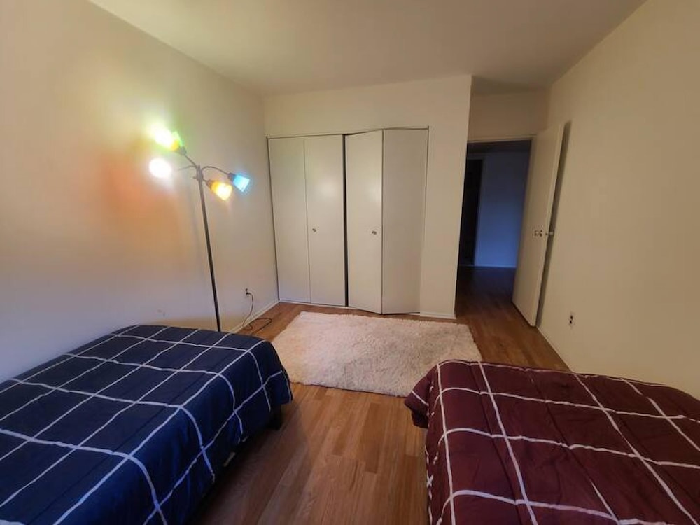 2BR 2B Clean Spacious Great Location, Photo 9