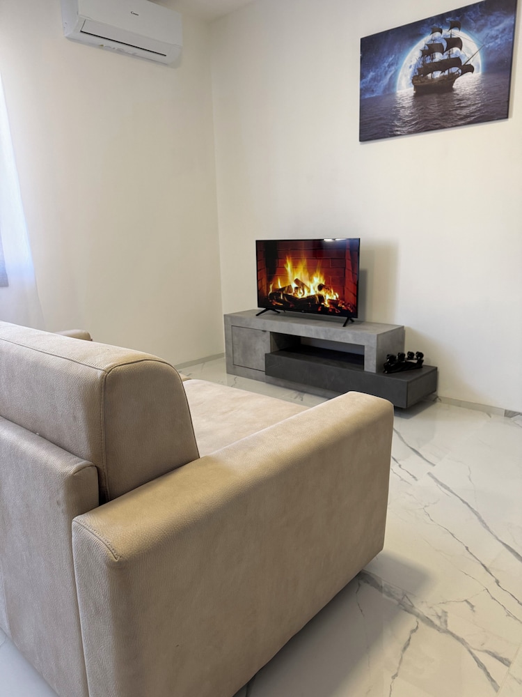 Luxury Apartment, City View photo 1