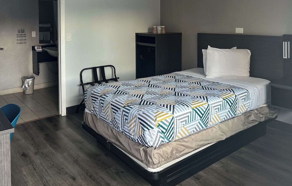 Premium Room, 1 Double Bed, Non Smoking, Refrigerator photo 1